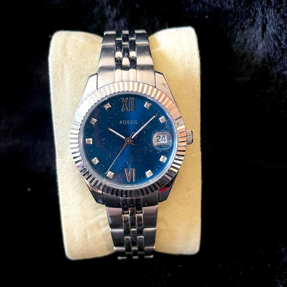 Fossil Women’s watch - Picture 1 of 3